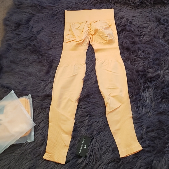 Lazuli Label Scrunch Seamless Ribbed Contour Leggings - Picture 2 of 4